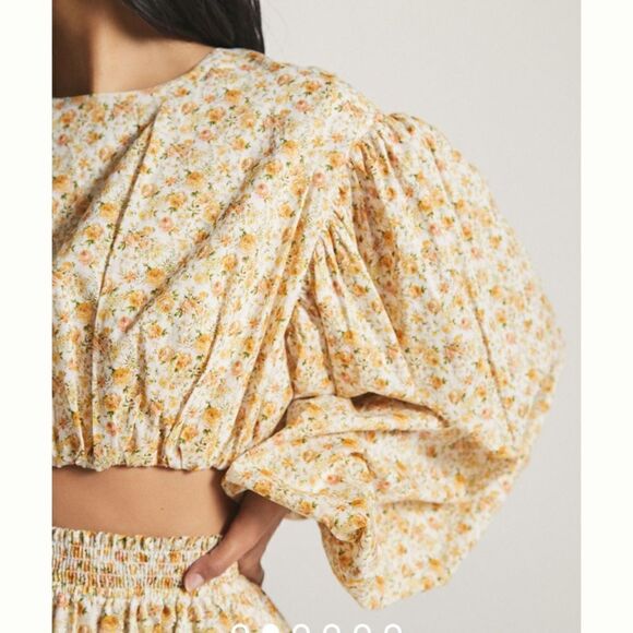 Significant Other Puffed-Sleeve Floral Blouse - Picture 2 of 6